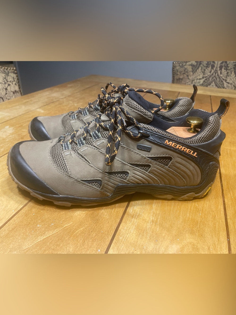 Merrell Chameleon 7 Dusty Olive Hiking Shoes Size 11.5 Waterproof Vibram Sole